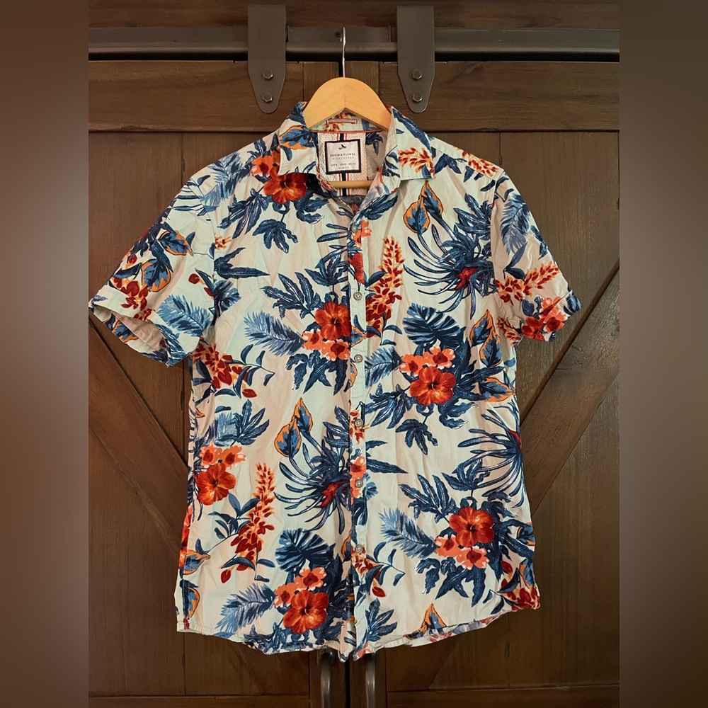 Denim & Flower Blue and Red Hawaiian Vintage Floral Button Down Shirt